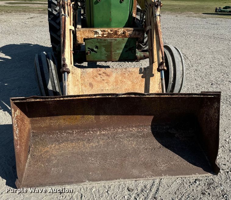 image for item MV9094 1969 John Deere 4020 tractor