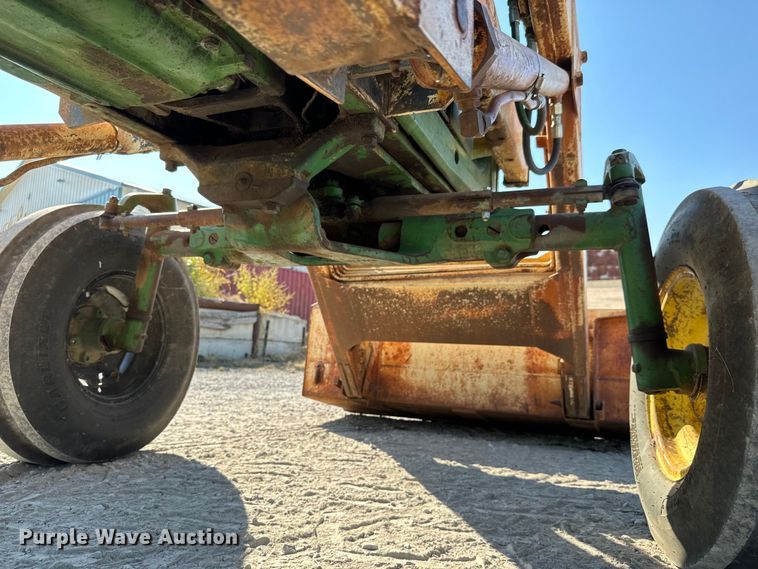 image for item MV9094 1969 John Deere 4020 tractor