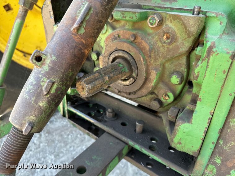 image for item MV9094 1969 John Deere 4020 tractor