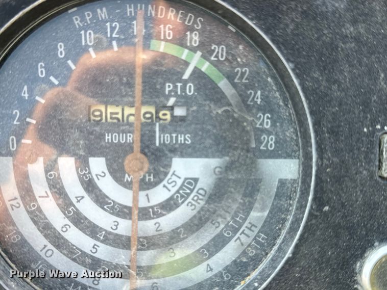 image for item MV9094 1969 John Deere 4020 tractor