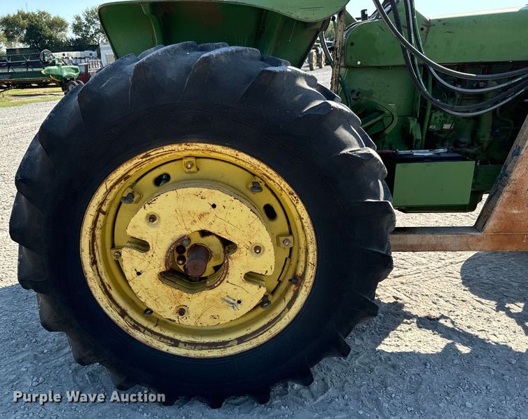 image for item MV9094 1969 John Deere 4020 tractor