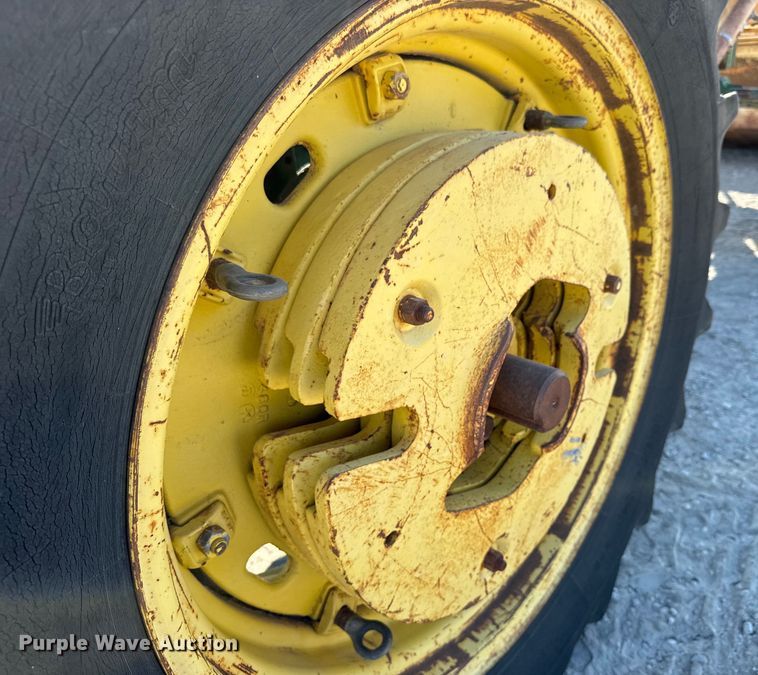 image for item MV9094 1969 John Deere 4020 tractor