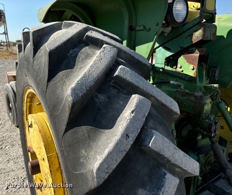 image for item MV9094 1969 John Deere 4020 tractor