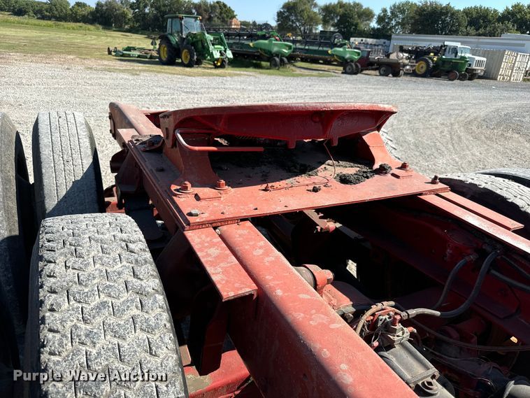 image for item MV9095 1971 Hendrickson semi truck