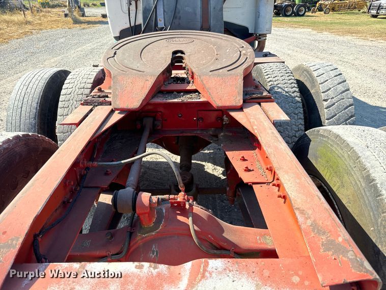 image for item MV9095 1971 Hendrickson semi truck