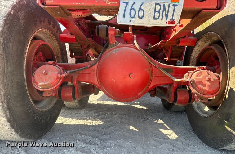 image for item MV9095 1971 Hendrickson semi truck