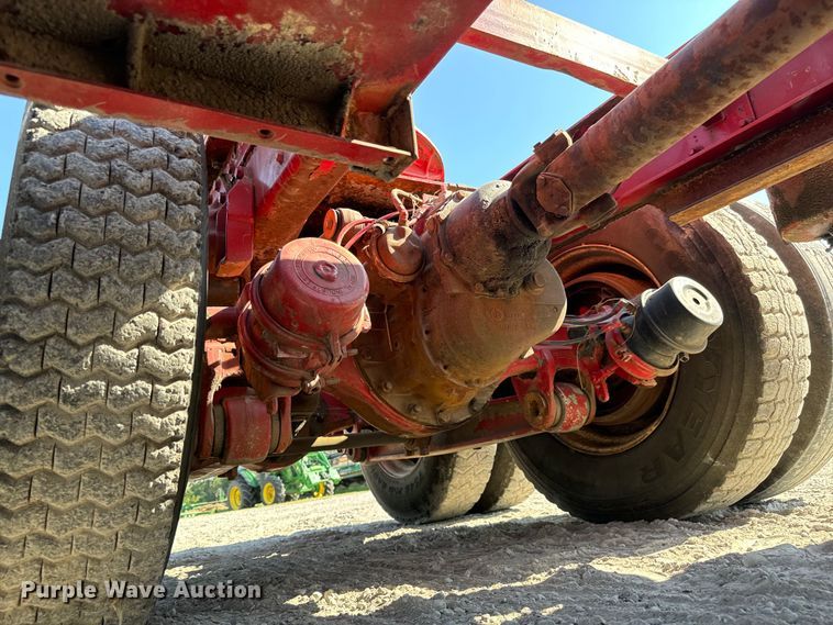 image for item MV9095 1971 Hendrickson semi truck