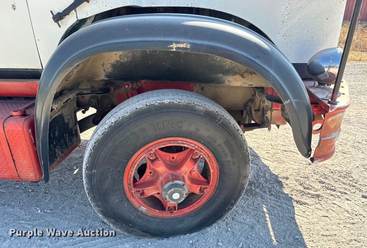 image for item MV9095 1971 Hendrickson semi truck