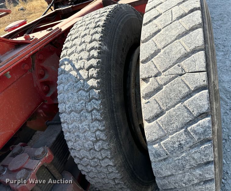 image for item MV9095 1971 Hendrickson semi truck