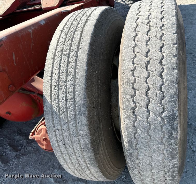 image for item MV9095 1971 Hendrickson semi truck