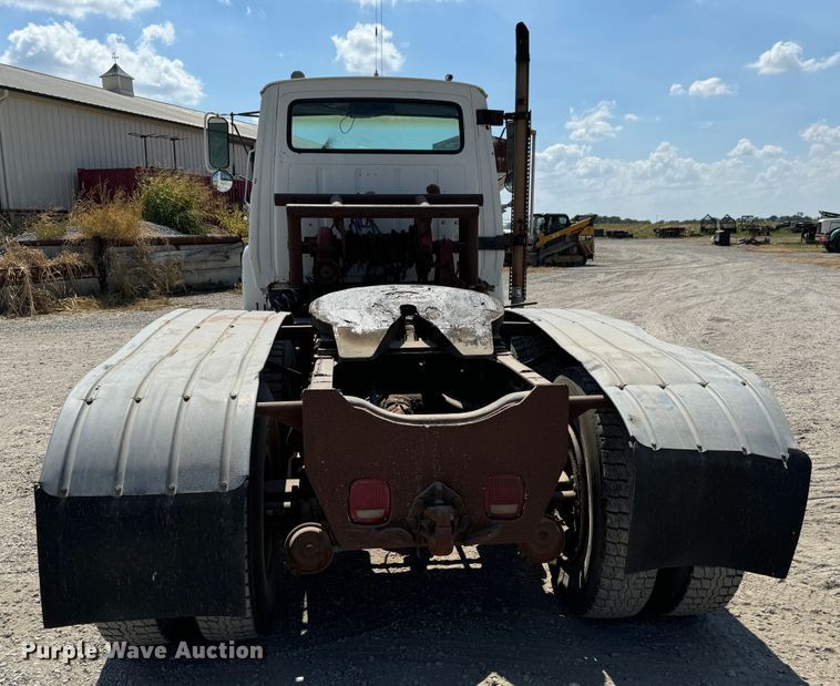 image for item MV9096 1986 Ford 9000 semi truck