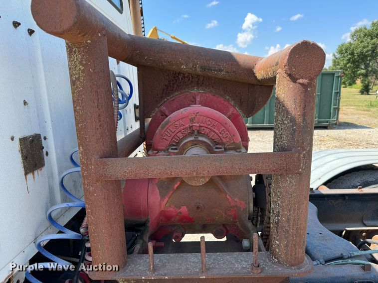 image for item MV9096 1986 Ford 9000 semi truck