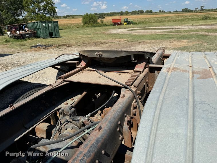 image for item MV9096 1986 Ford 9000 semi truck