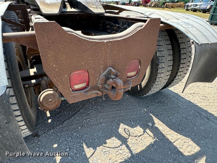 image for item MV9096 1986 Ford 9000 semi truck