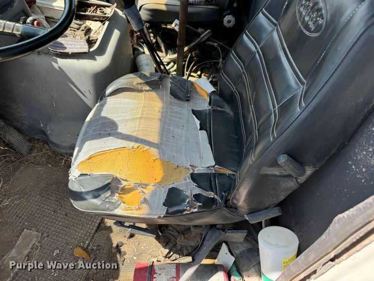 image for item MV9096 1986 Ford 9000 semi truck