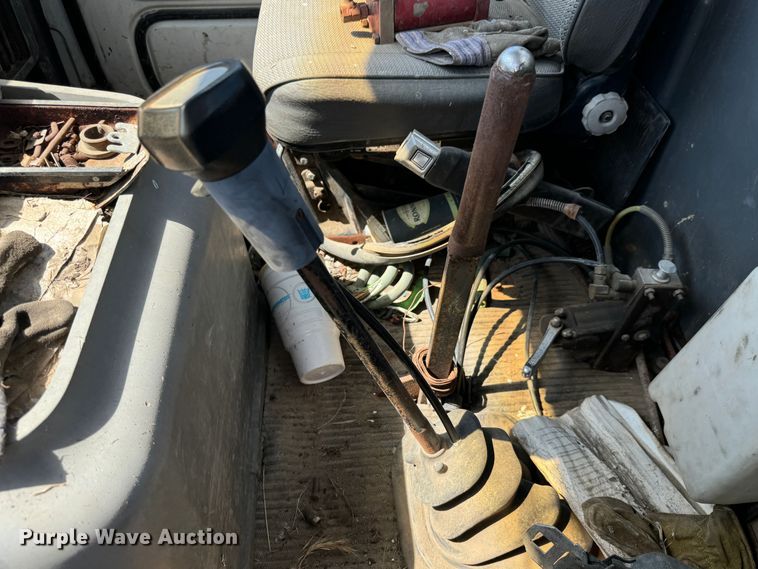 image for item MV9096 1986 Ford 9000 semi truck