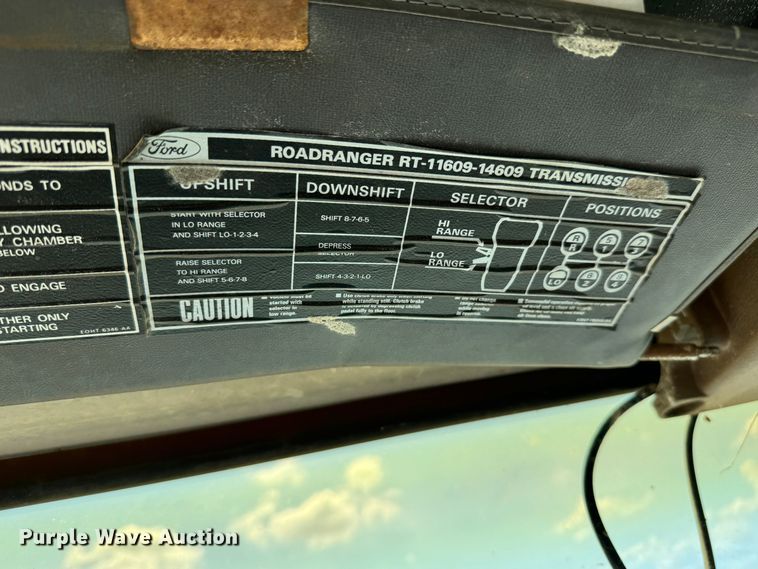 image for item MV9096 1986 Ford 9000 semi truck