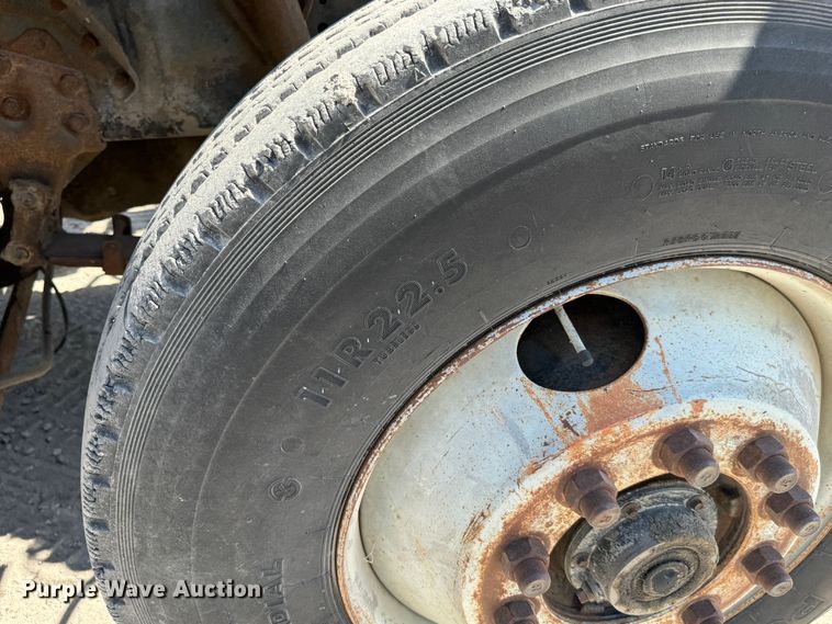 image for item MV9096 1986 Ford 9000 semi truck