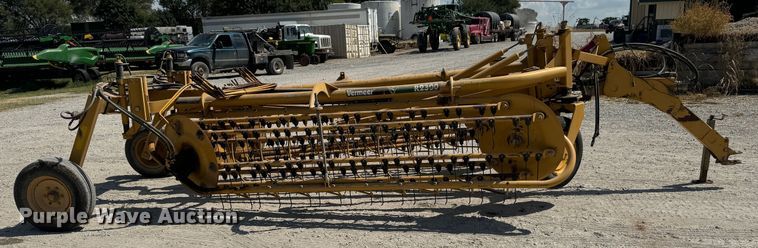 image for item MV9097 2008 Vermeer  R2300 hay rake