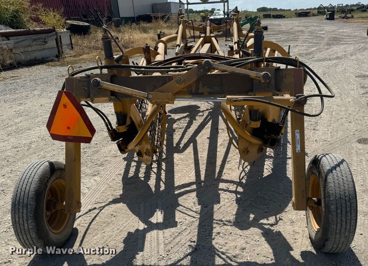 image for item MV9097 2008 Vermeer  R2300 hay rake