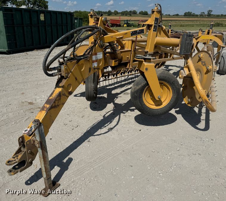 image for item MV9097 2008 Vermeer  R2300 hay rake