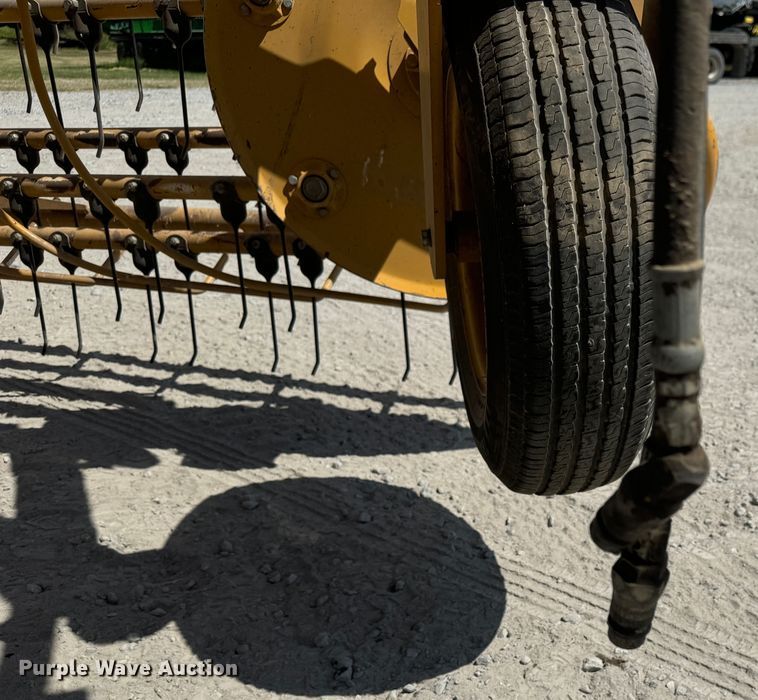 image for item MV9097 2008 Vermeer  R2300 hay rake