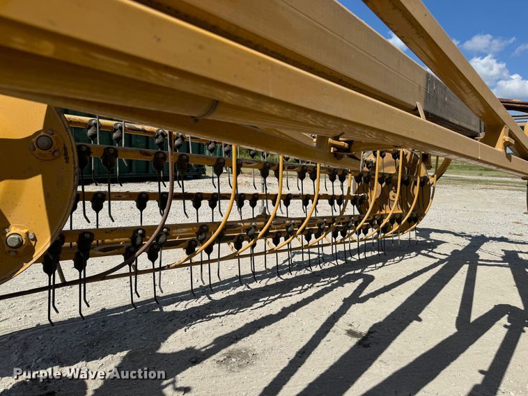 image for item MV9097 2008 Vermeer  R2300 hay rake