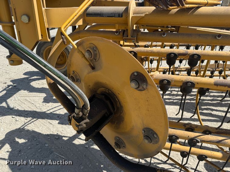 image for item MV9097 2008 Vermeer  R2300 hay rake