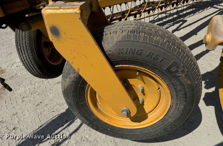 image for item MV9097 2008 Vermeer  R2300 hay rake