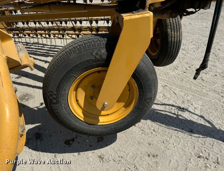 image for item MV9097 2008 Vermeer  R2300 hay rake