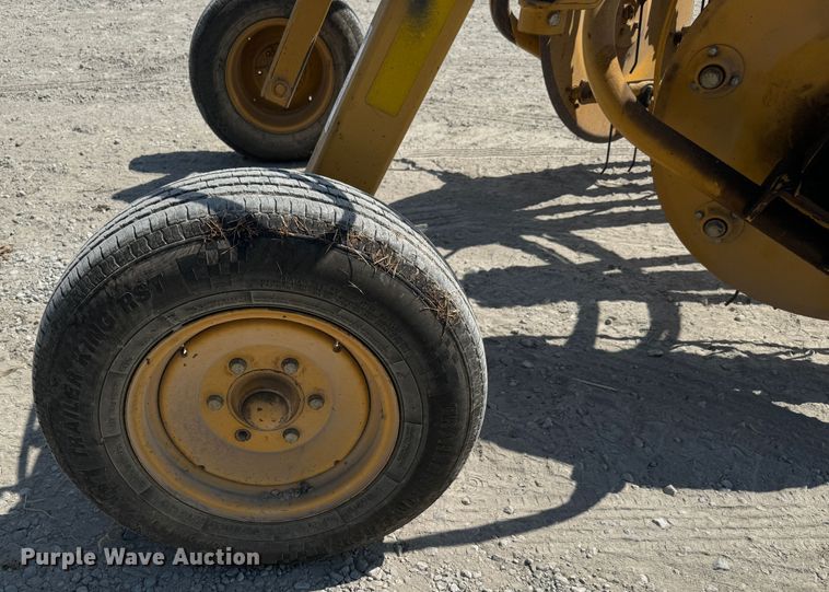 image for item MV9097 2008 Vermeer  R2300 hay rake