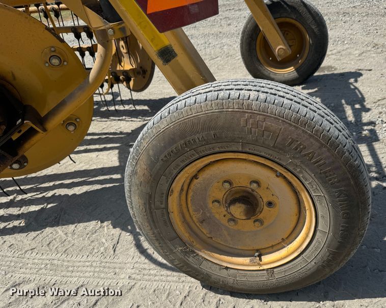 image for item MV9097 2008 Vermeer  R2300 hay rake