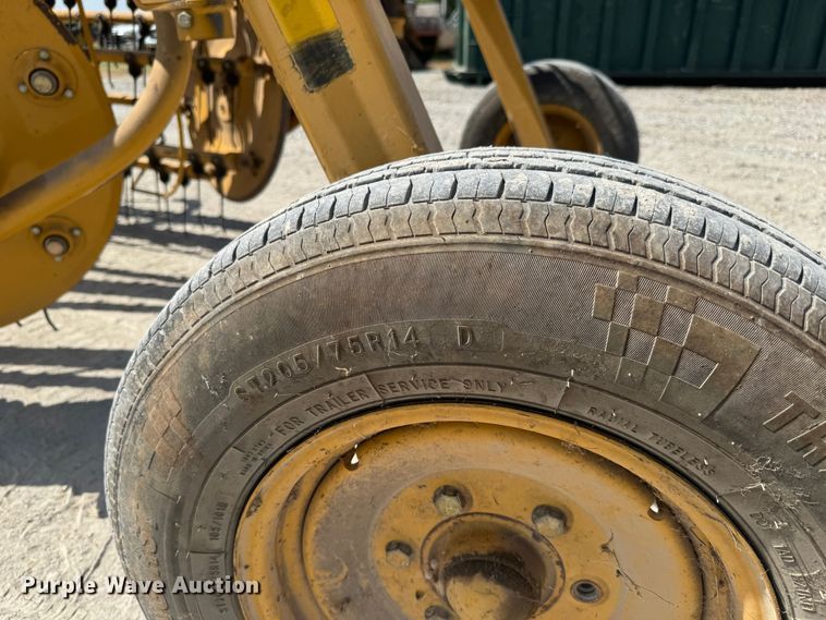 image for item MV9097 2008 Vermeer  R2300 hay rake