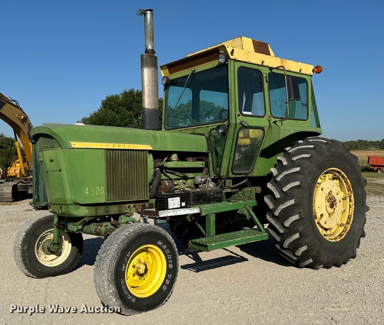 image for item MV9102 1972 John Deere  4320 tractor