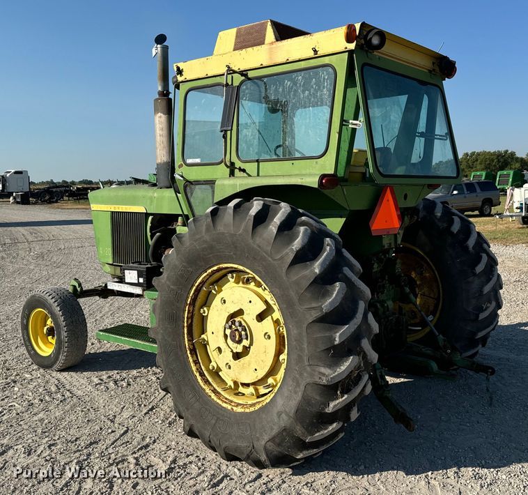 image for item MV9102 1972 John Deere  4320 tractor