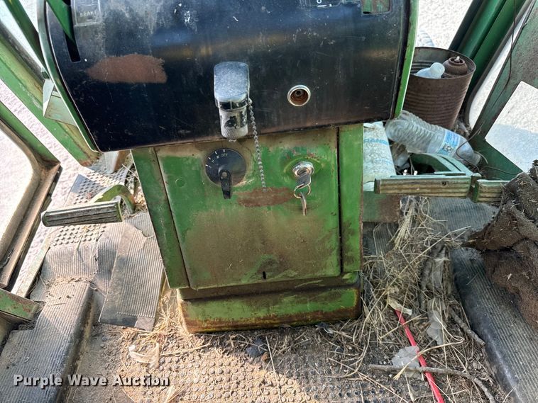 image for item MV9102 1972 John Deere  4320 tractor