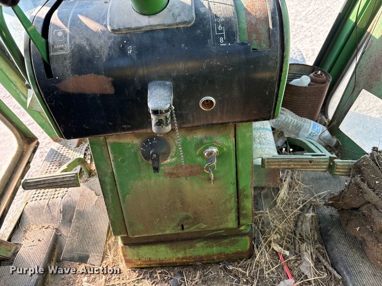 image for item MV9102 1972 John Deere  4320 tractor