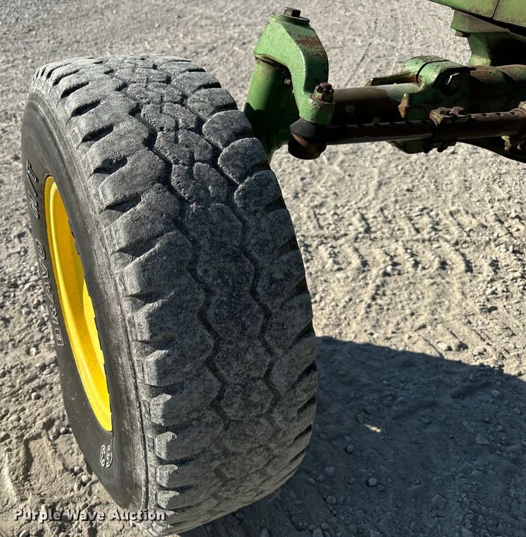 image for item MV9102 1972 John Deere  4320 tractor