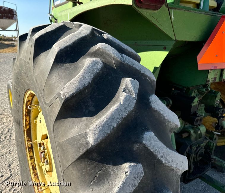 image for item MV9102 1972 John Deere  4320 tractor