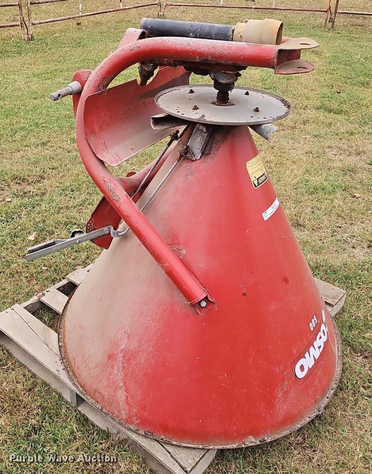 image for item NX9259 2005 Cosmo 500 spreader