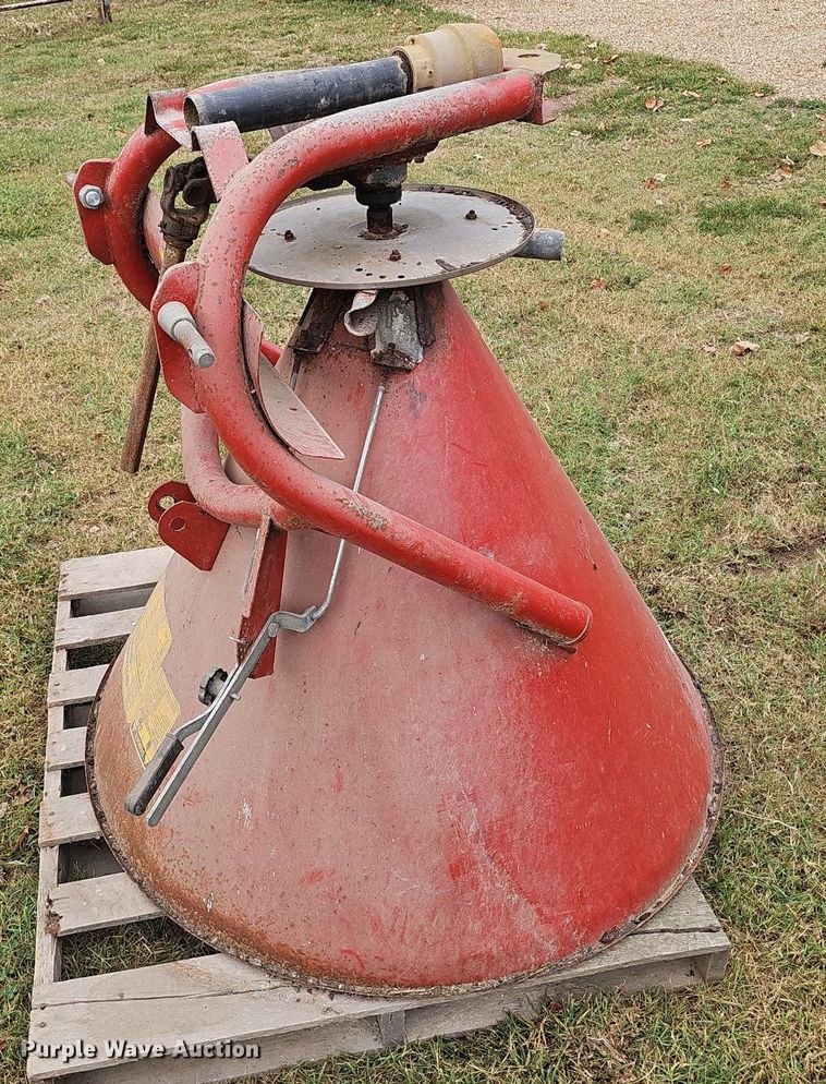 image for item NX9259 2005 Cosmo 500 spreader