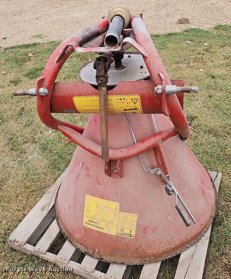 image for item NX9259 2005 Cosmo 500 spreader