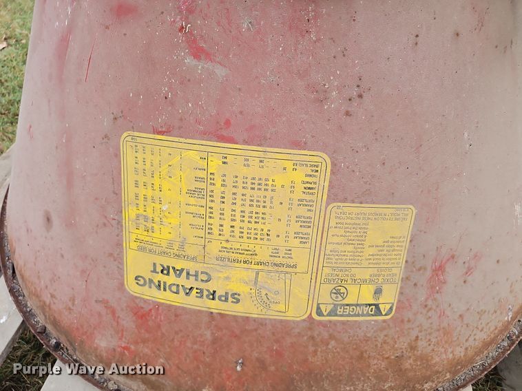 image for item NX9259 2005 Cosmo 500 spreader