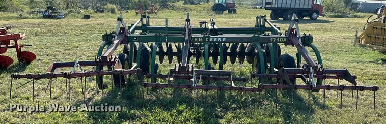 image for item OE9236 John Deere 1710A disk ripper