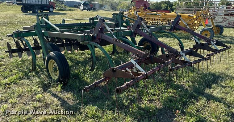image for item OE9236 John Deere 1710A disk ripper