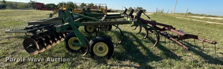 image for item OE9236 John Deere 1710A disk ripper