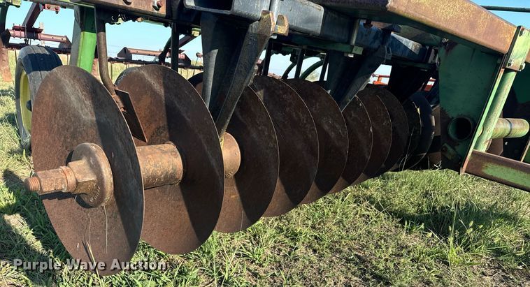 image for item OE9236 John Deere 1710A disk ripper