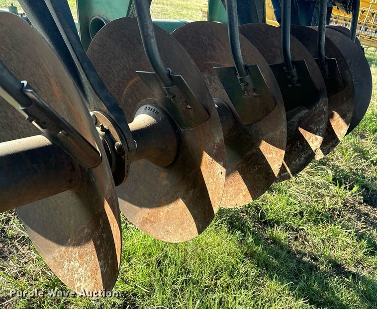image for item OE9236 John Deere 1710A disk ripper
