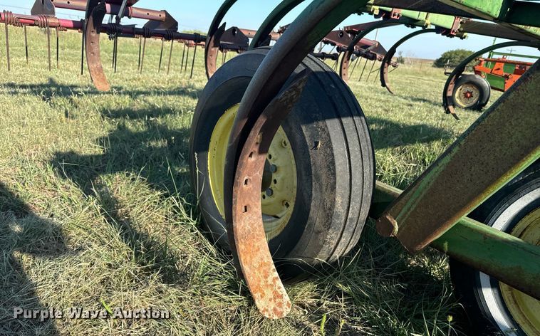 image for item OE9236 John Deere 1710A disk ripper