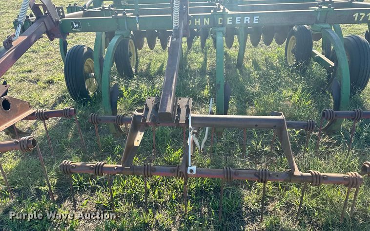 image for item OE9236 John Deere 1710A disk ripper